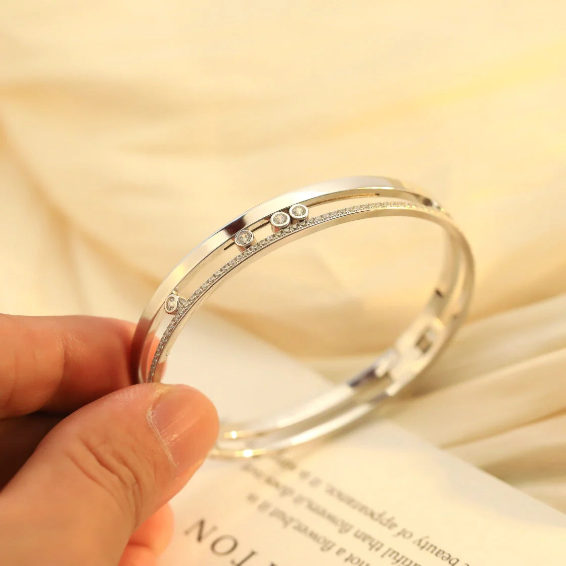 [Mysitc] Move Romane Diamond Bangle Bracelet