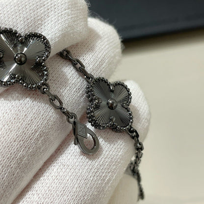 [Mystic]CLOVER 5 MOTIF BLACK BRACELET