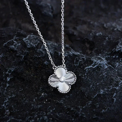 [Mystic]CLOVER  15MM DIAMOND LASER NECKLACE SILVER