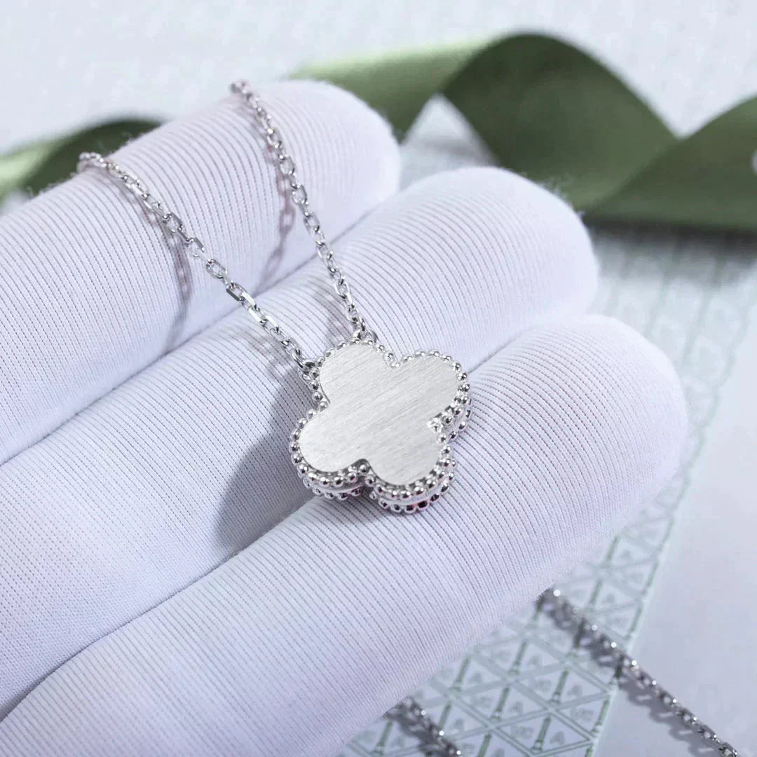 [Mystic]CLOVER  15MM DIAMOND LASER NECKLACE SILVER