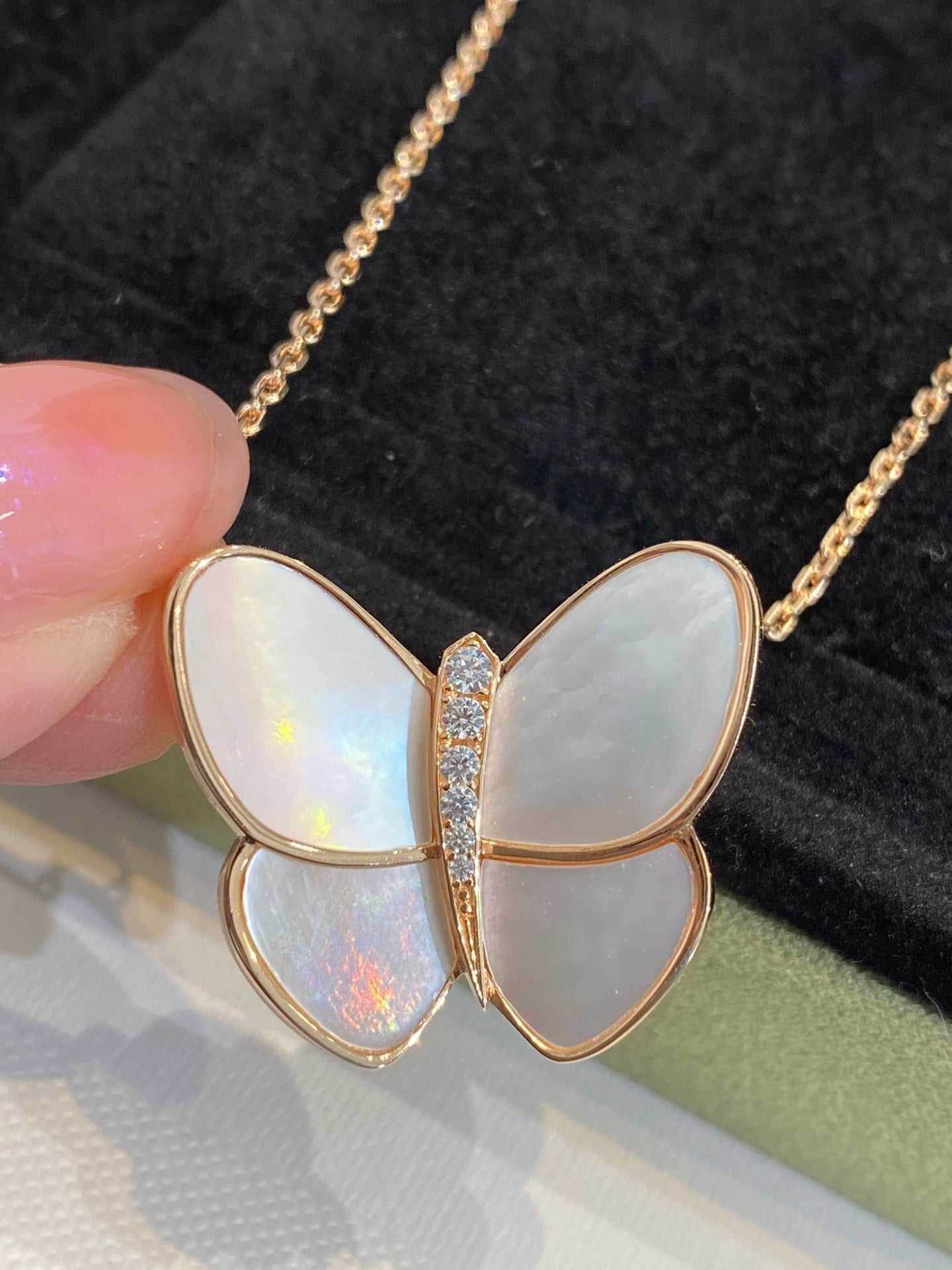 [Mystic]BUTTERFLY GOLD MOP DIAMOND NECKLACE