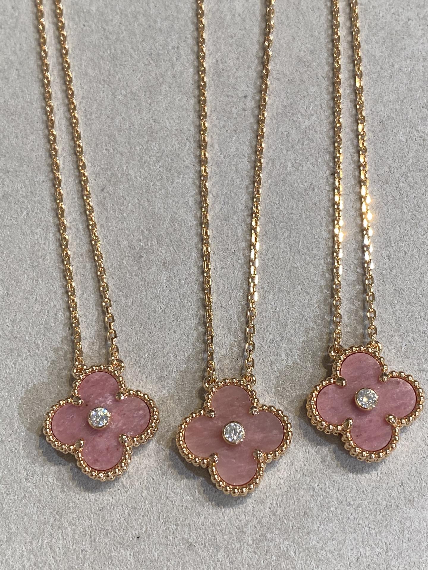[Mystic]CLOVER 15MM DIAMOND RHODONITE NECKLACE