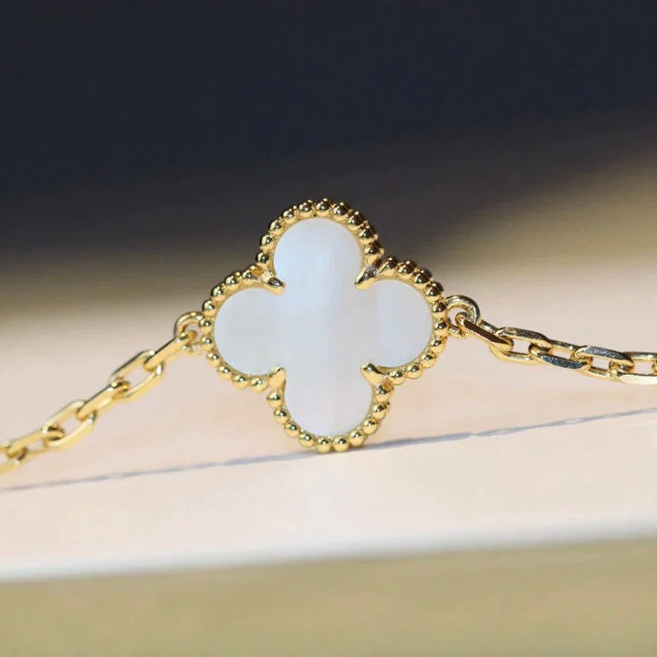 [Mystic]CLOVER 20 MOTIFS WHITE MOP NECKLACE