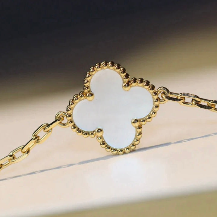 [Mystic]CLOVER 20 MOTIFS WHITE MOP NECKLACE