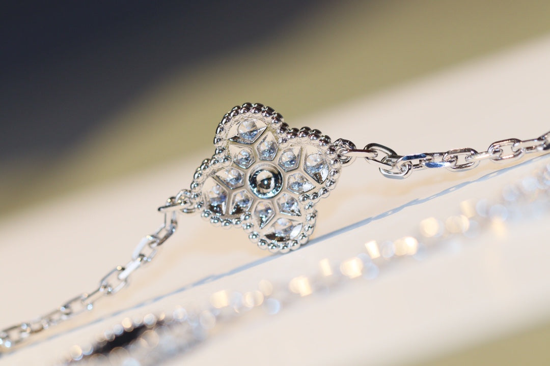 [Mystic]CLOVER 20 MOTIFS ONYX DIAMOND SILVER