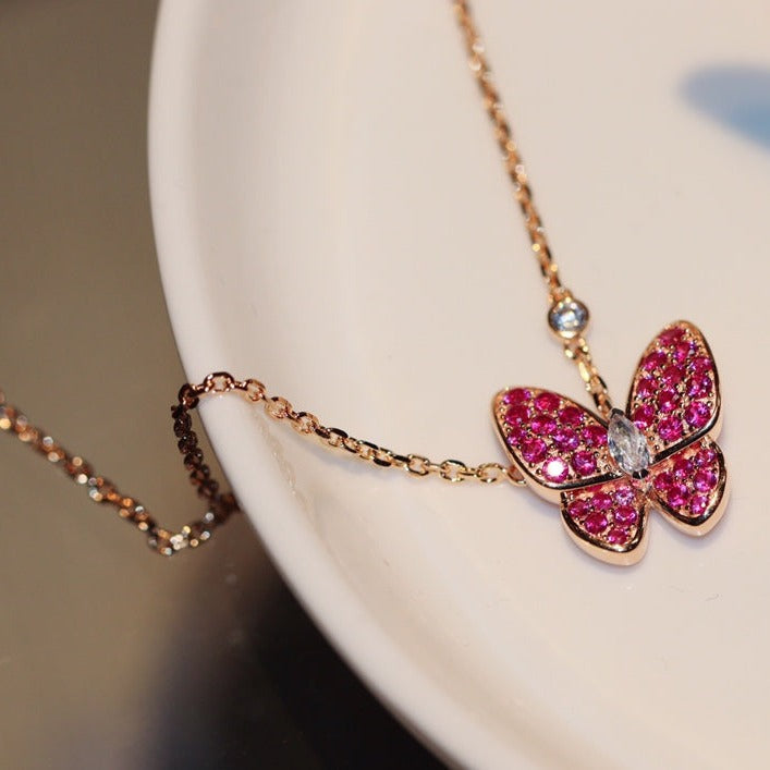 [Mystic] SCHMETTERLING ROTE DIAMANTEN ROSÉGOLD-KETTE