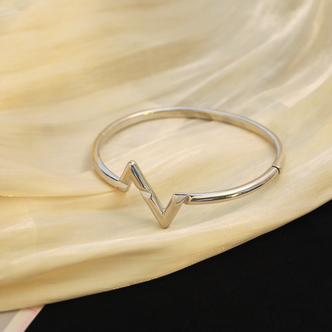 [Mystic]VOLTE UPSITE DOWN BRACELET