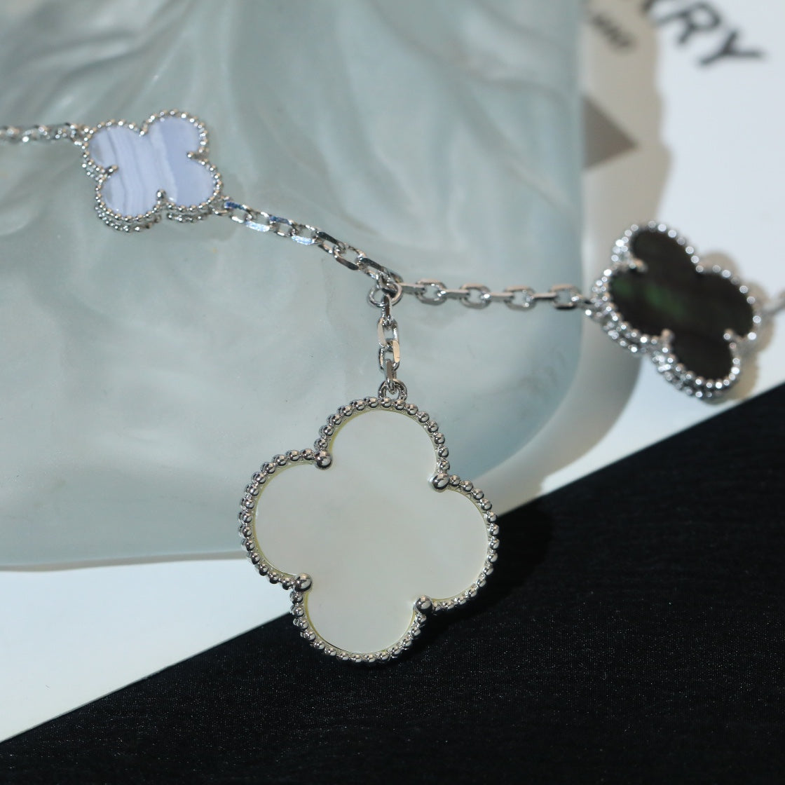 [Mystic]CLOVER BRACELET 5 MOTIFS MOP CHALCEDONY SILVER