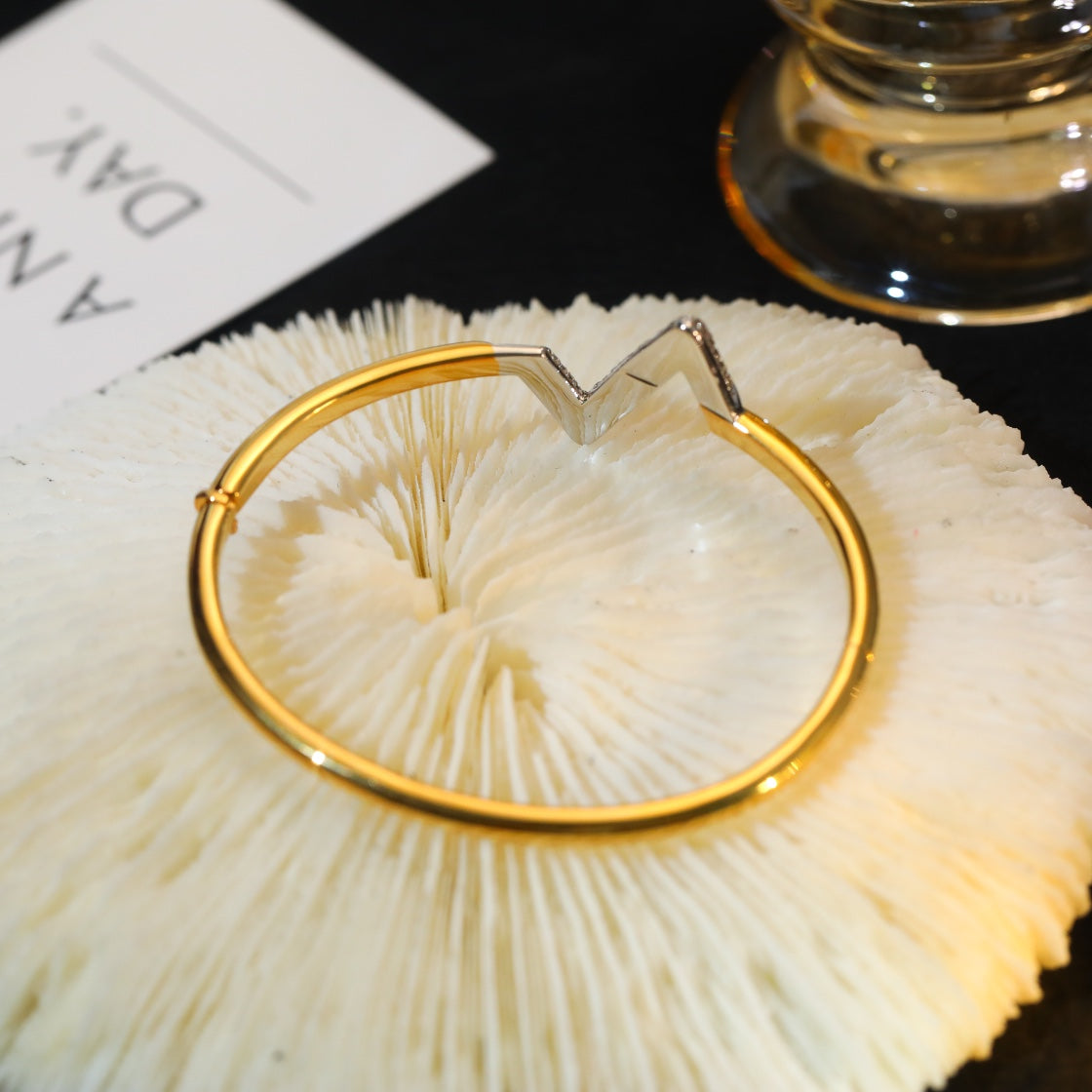 [Mystic]VOLTE UPSITE DOWN GOLD DIAMOND BRACELET