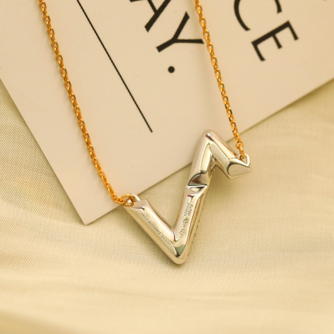 [Mystic]VOLT SILVER DIAMOND PEDANT NECKLACE