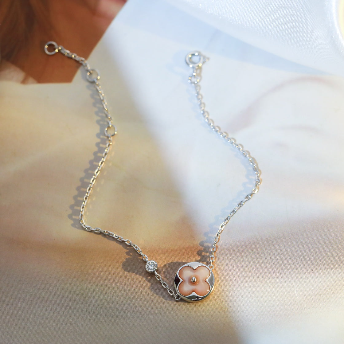[Mystic Crown]SUN MOTIF PINK MOP SILVER BRACELET
