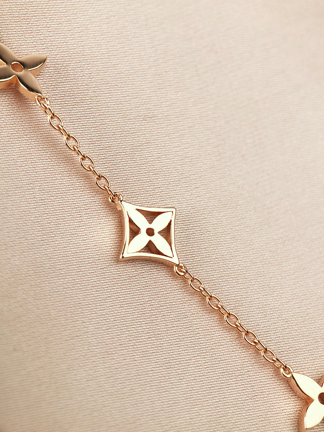 [Mystic]STAR AND SUN 7 MOTIFS GOLD BRACELET