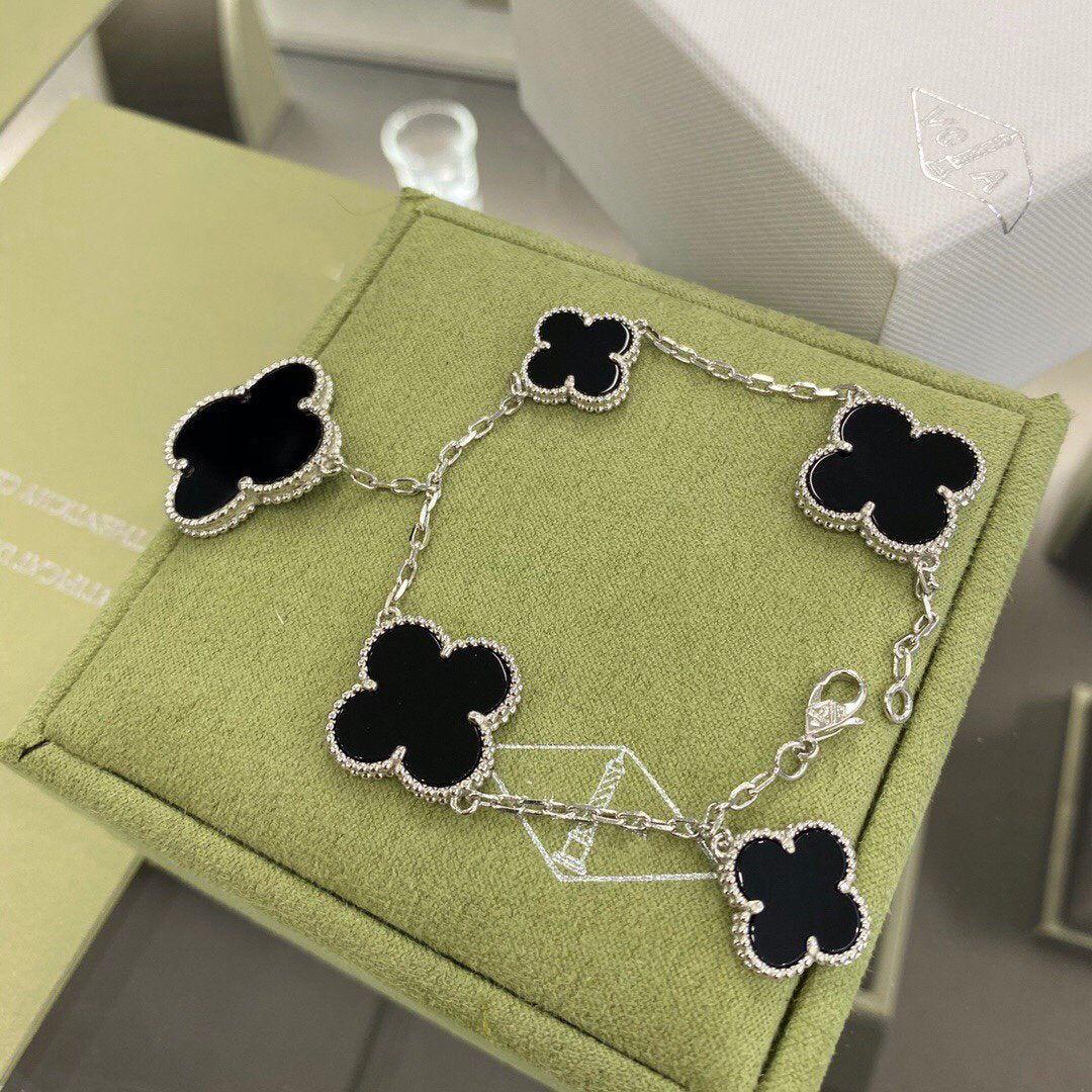 [Mystic]CLOVER 5 MOTIFS SIVLER ONYX BRACELET