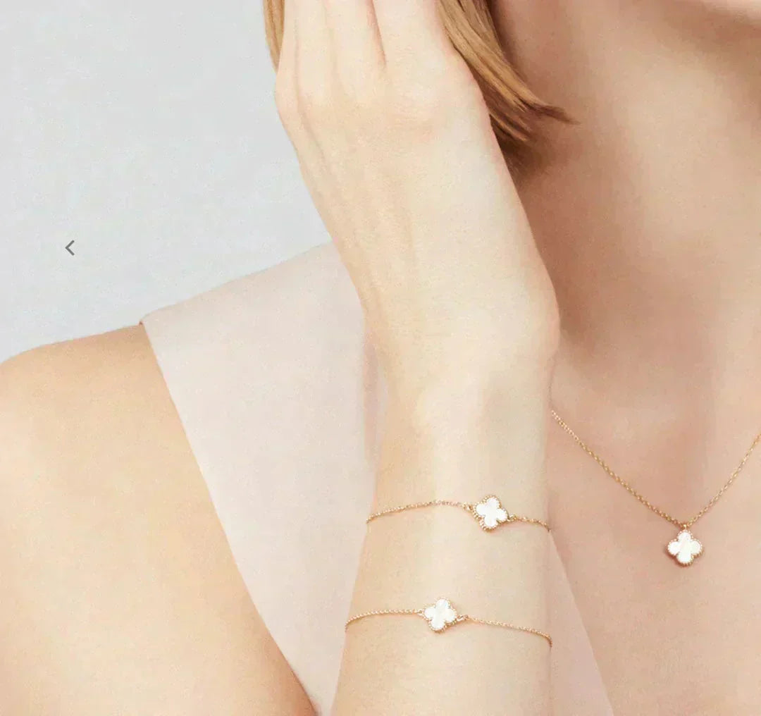 [Mystic]CLOVER MINI 9.5MM WHITE MOTHER-OF-PEARL NECKLACE