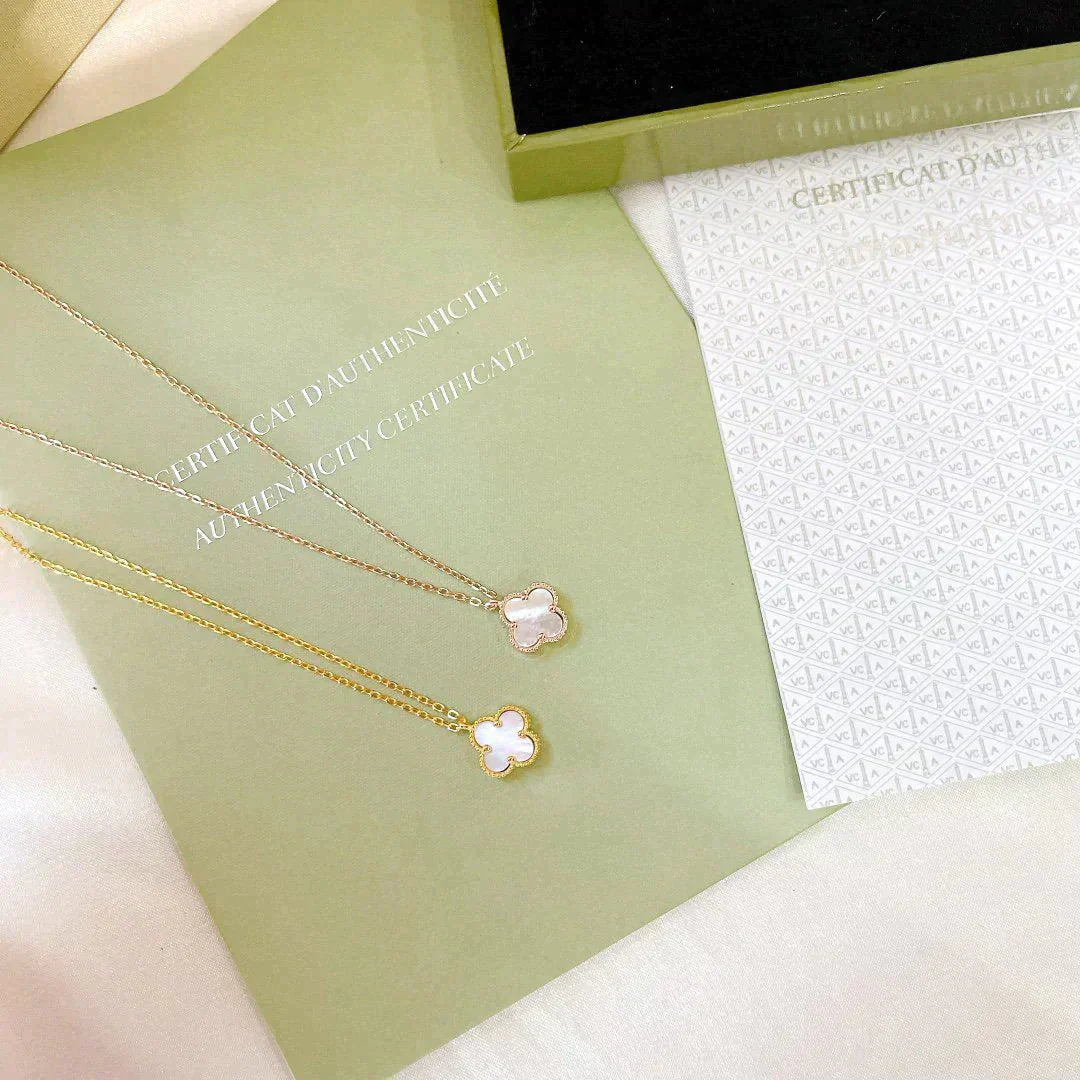 [Mystic]CLOVER MINI 9.5MM WHITE MOTHER-OF-PEARL NECKLACE