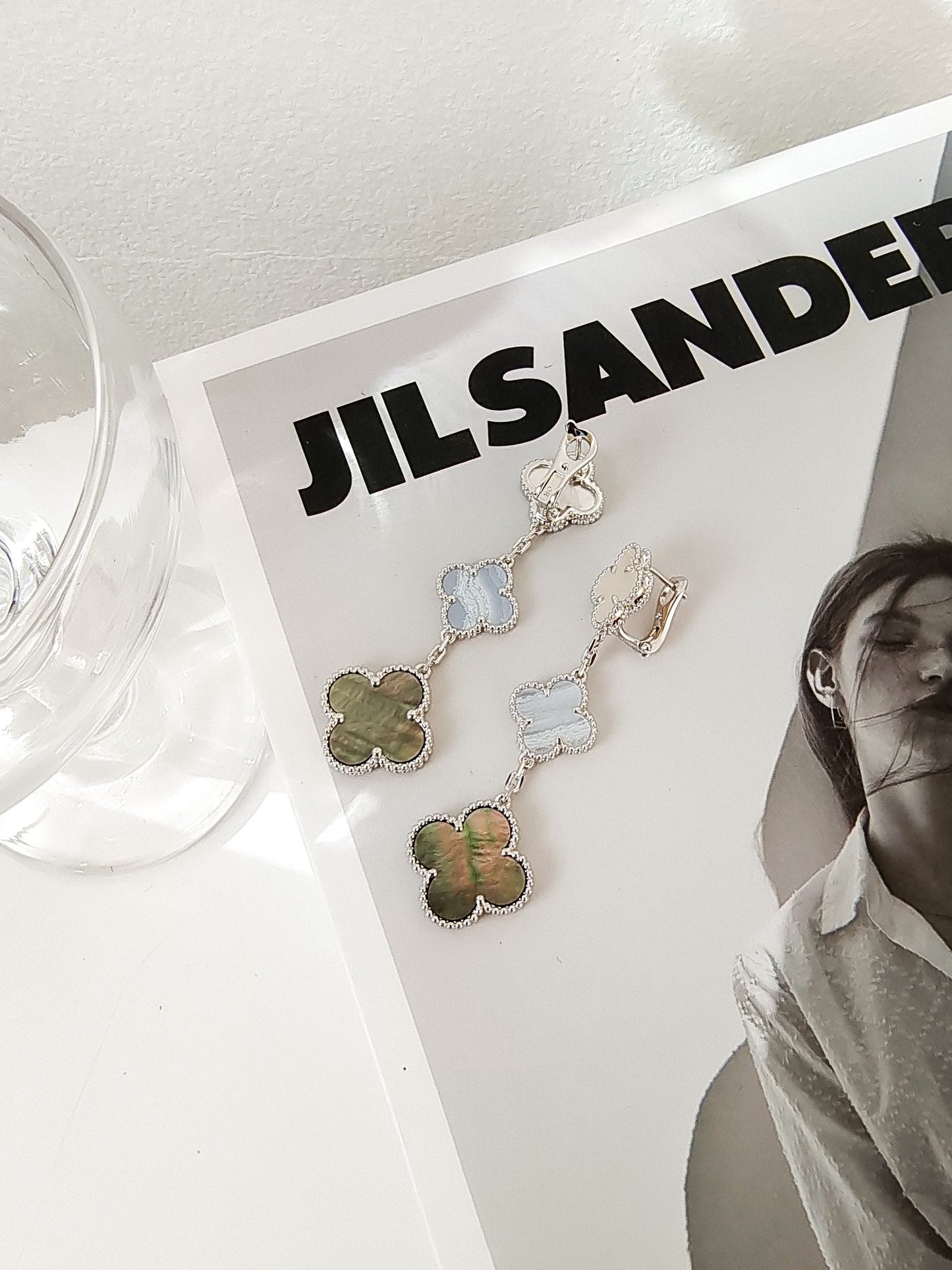 [Mystic]CLOVER 3 MOTIFS CHALCEDONY DARK MOP SILVER EARRINGS