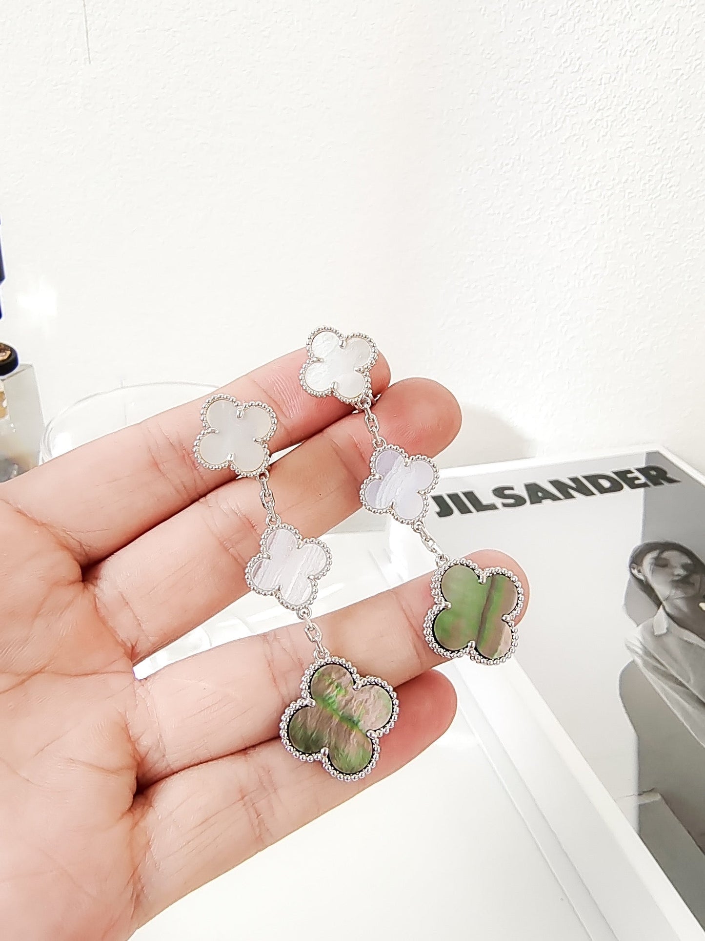 [Mystic]CLOVER 3 MOTIFS CHALCEDONY DARK MOP SILVER EARRINGS