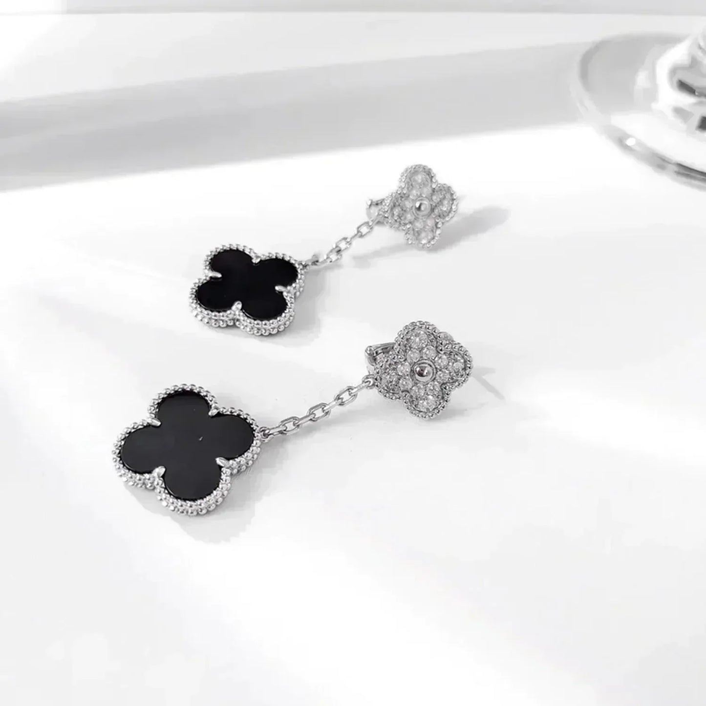 [Mystic]CLOVER 2 MOTIFS  DIAMOND ONYX EARRINGS SILVER