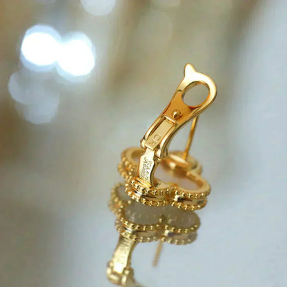 [Mystic]CLOVER MEDIUM 1 MOTIFS  WHITE MOP STUD EARRINGS