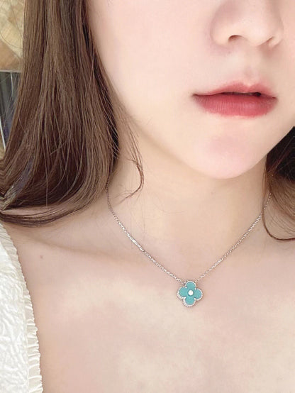 [Mystic]CLOVER 1 DIAMOND LIGHT BLUE SILVER NECKLACE