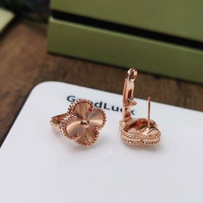 [Mystic]CLOVER MEDIUM STUD EARRINGS