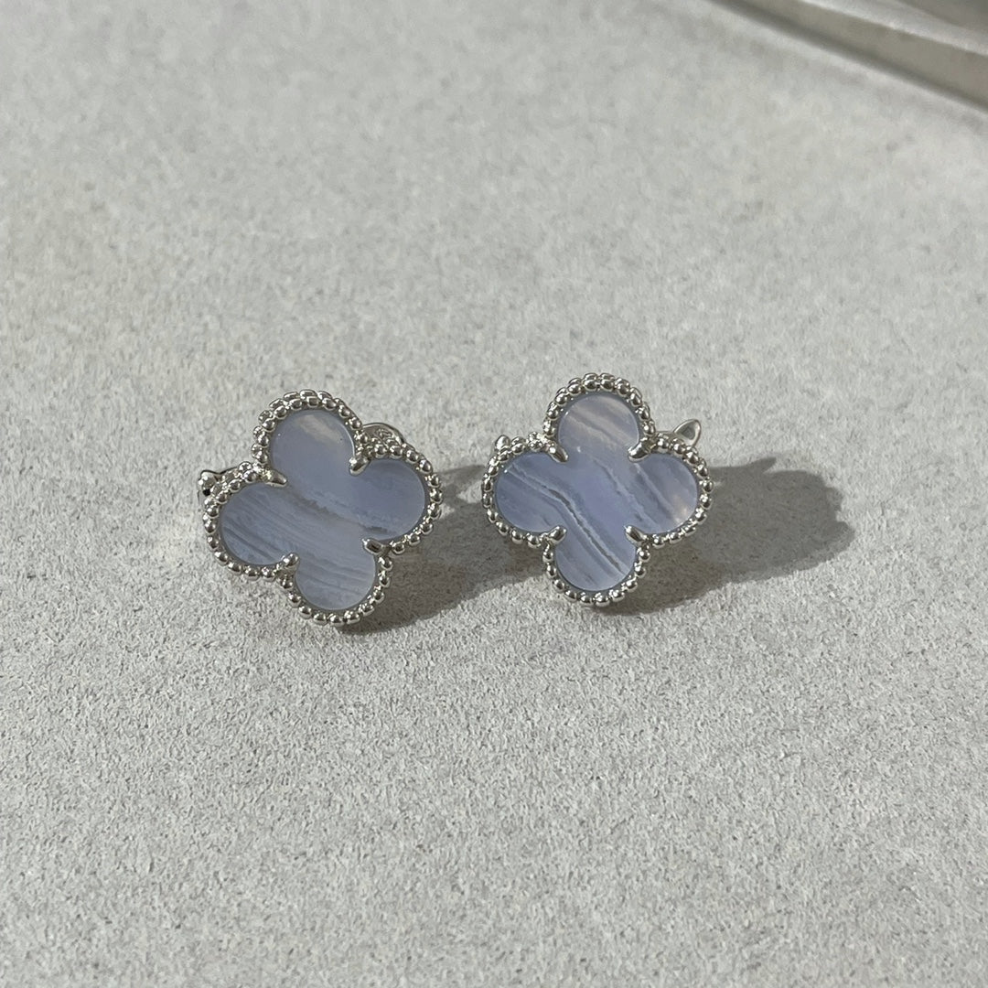 [Mystic Crown]CLOVER CHALCEDONY SILVER STUD EARRINGS