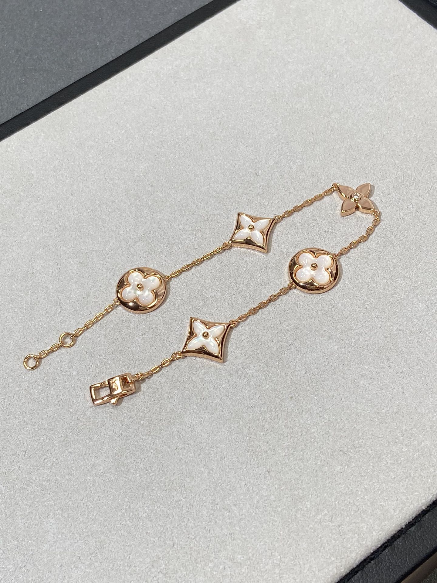 [Mystic]STAR AND SUN 5 MOTIF MOP PINK GOLD BRACELET