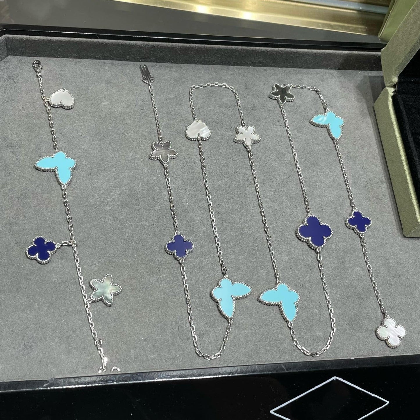 [Mystic Crown]LUCKY CLOVER SILVER 11 MOTIF NECKLACE