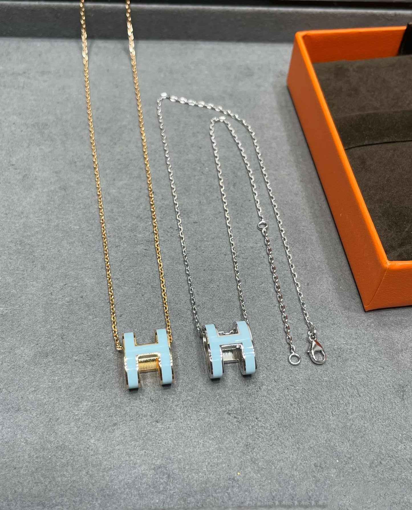 [Mystic]POP H SKY BLUE NECKLACE