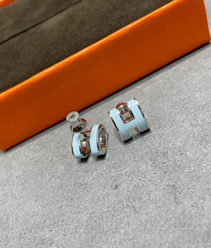 [Mystic]POP H SKY BLUE STUD EARRINGS