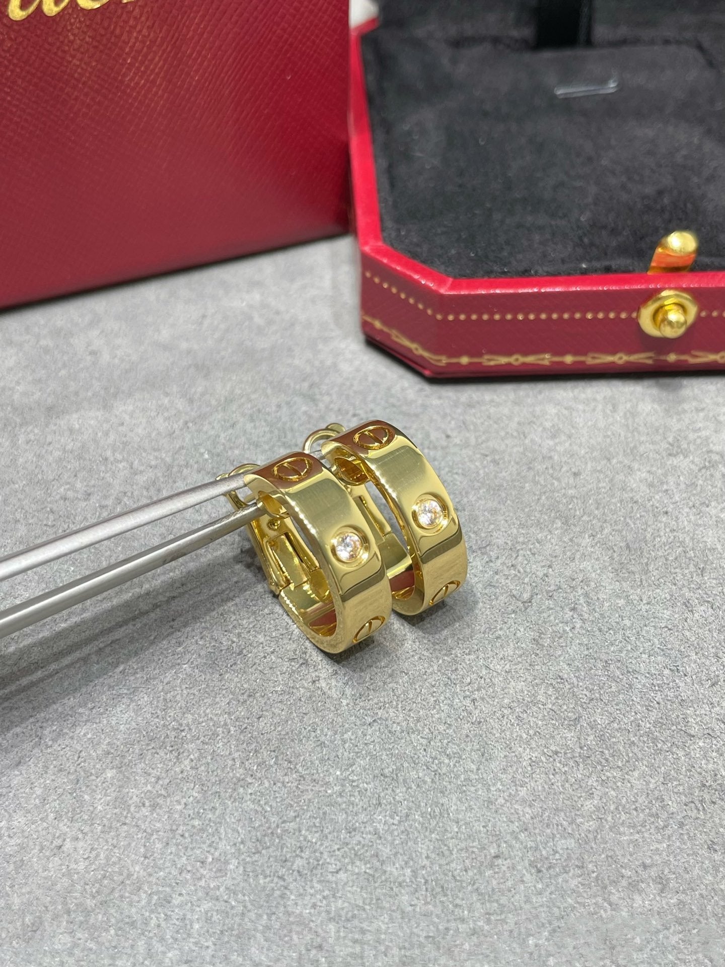 [Mystic Crown]LOVE 5.5MM 1 DIAMOND EARRINGS