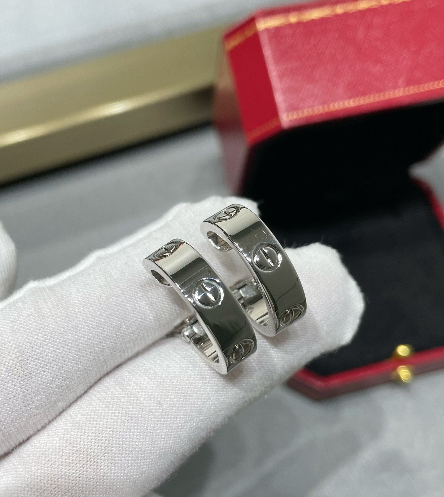 [Mystic]LOVE 5.5MM EARRINGS