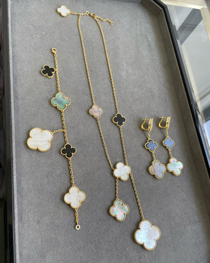 [Mystic Crown]CLOVER 3 MOTIF MOP ONYX DARK MOP PINK GOLD EARRINGS