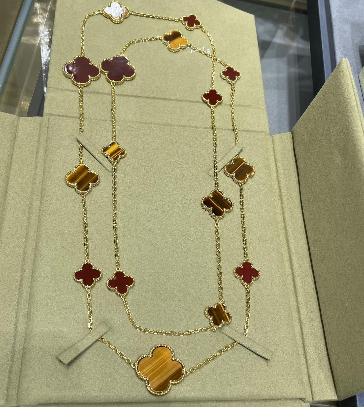 [Mystic]CLOVER 16 MOTIF CARNELIAN TIGER EYE ROSE GOLD NECKLACE