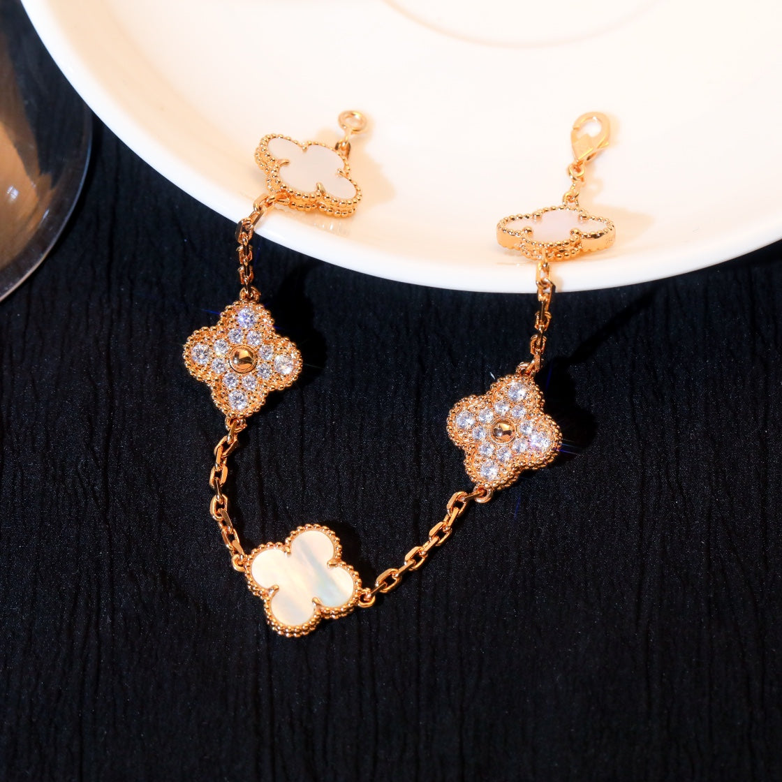 [Mystic]CLOVER BRACELET 5 MOTIF WHITE MOP DIAMOND