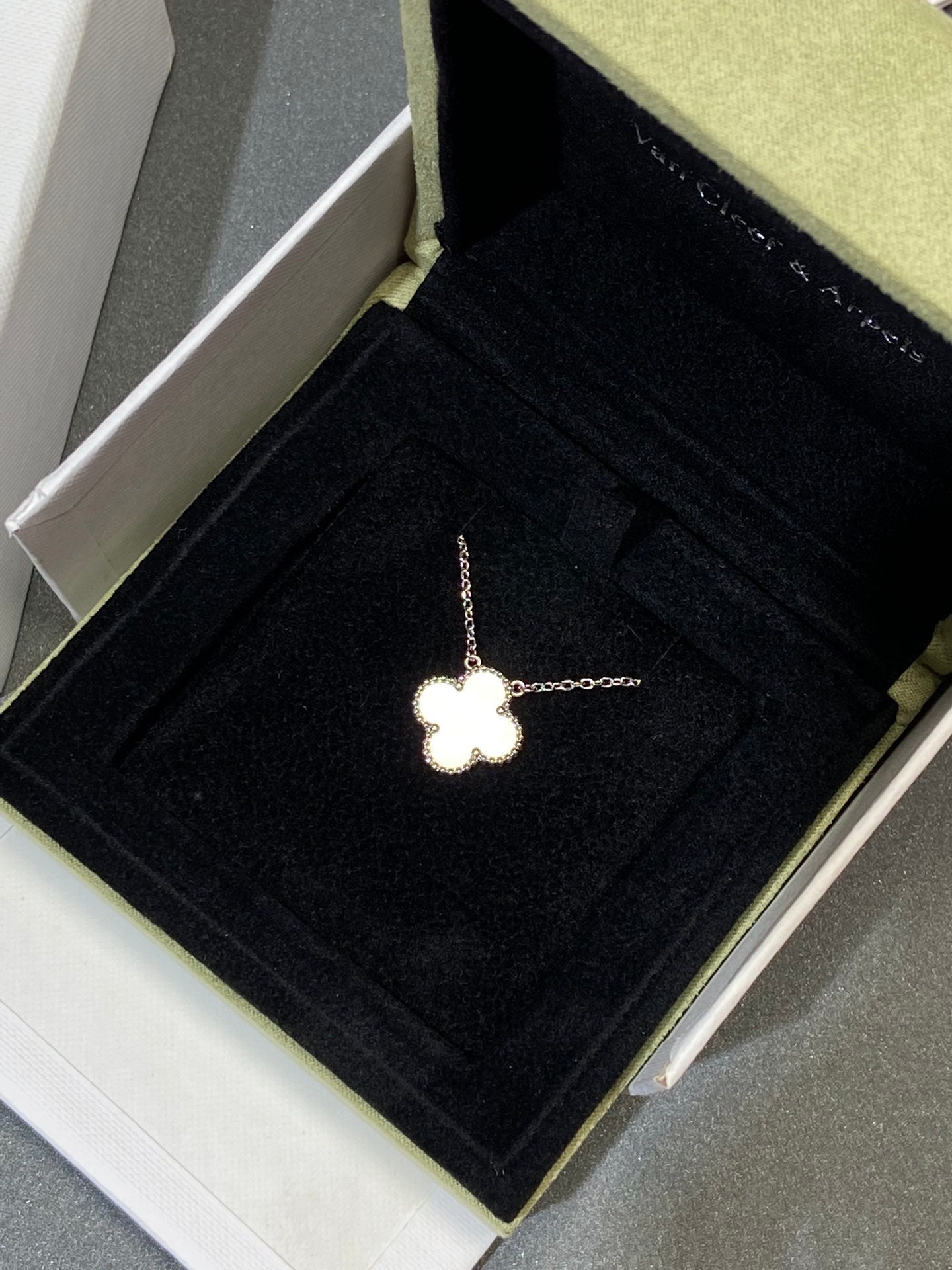 [Mystic]CLOVER MEDIUM SILVER WHITE MOP NECKLACE