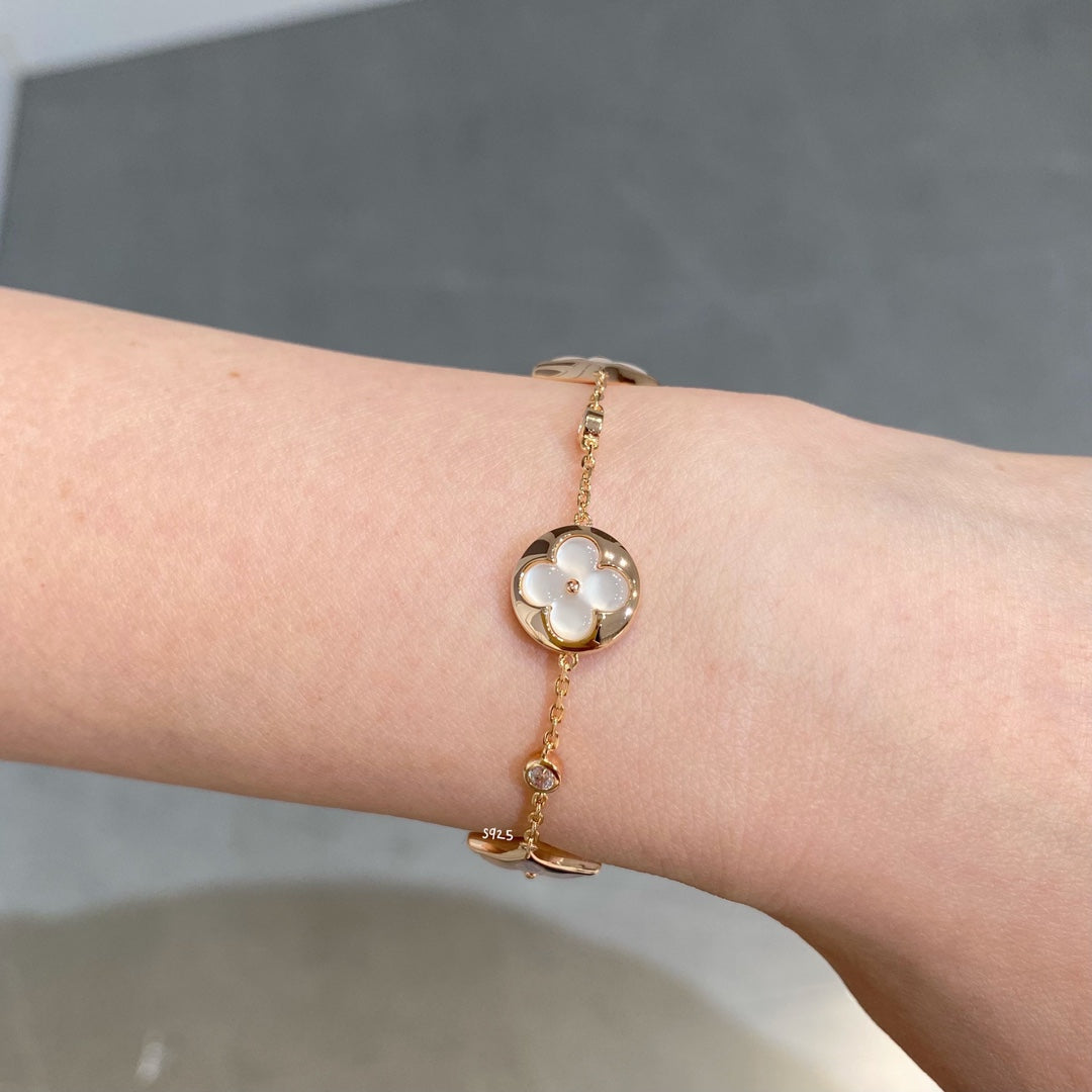 [Mystic]STAR AND SUN 4 MOTIF WHITE MOP PINK GOLD BRACELET