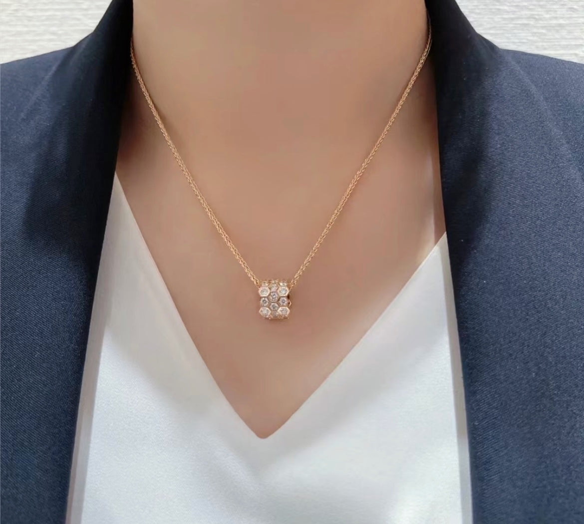 [Mystic]BEE LOVE DIAMOND PAVED 3 ROW NECKLACE