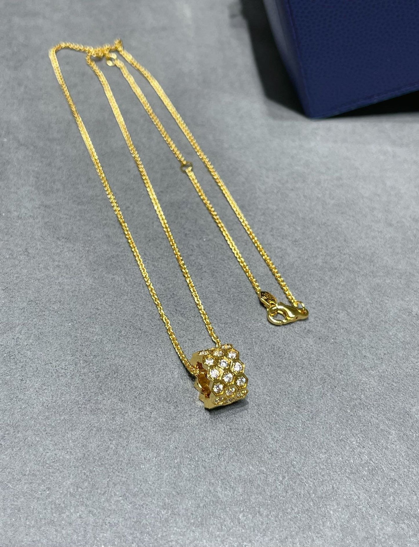 [Mystic]BEE LOVE DIAMOND PAVED 3 ROW NECKLACE