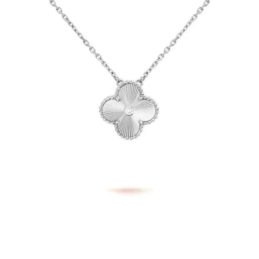 [Mystic Crown]CLOVER  15MM DIAMOND LASER NECKLACE SILVER