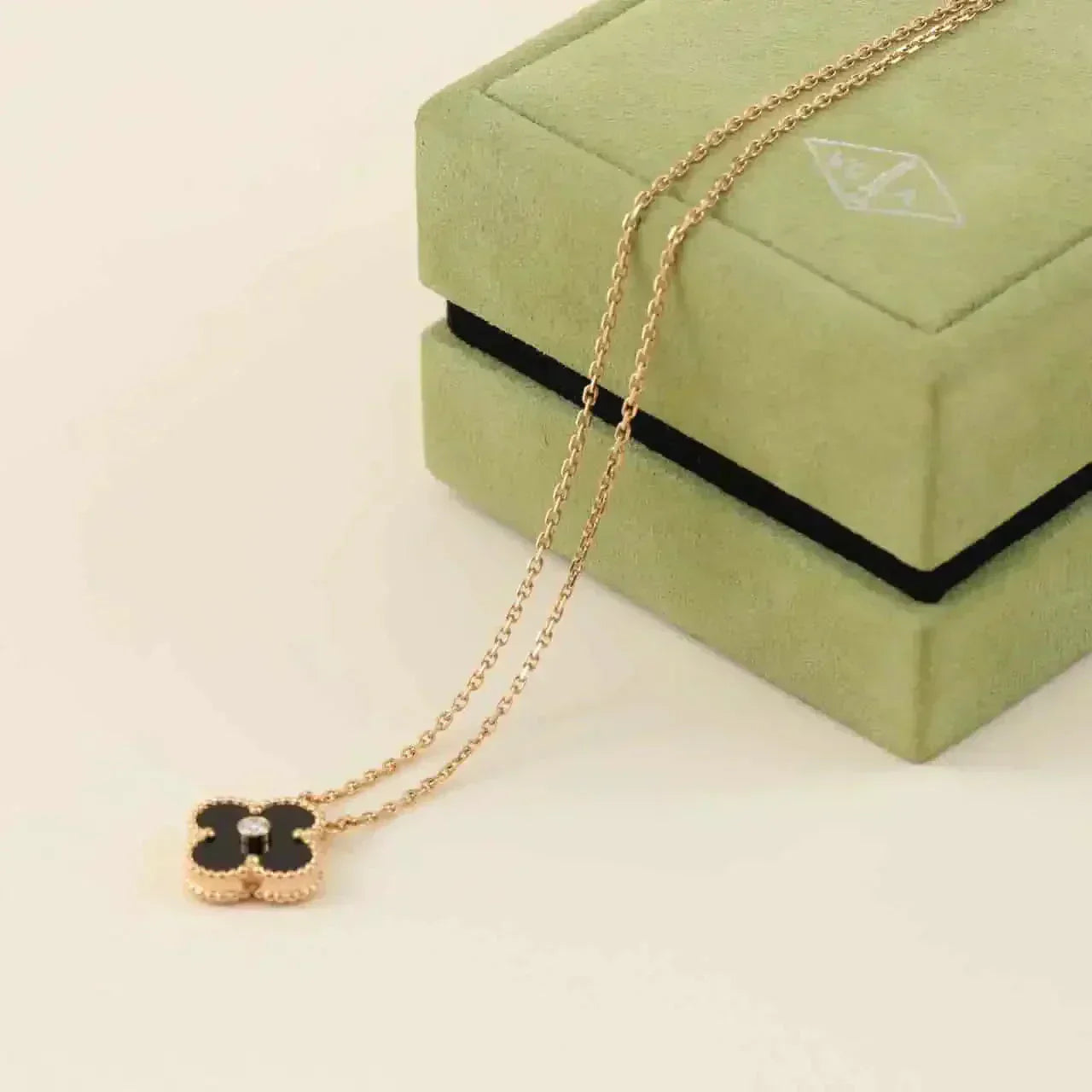[Mystic]CLOVER 15MM DIAMOND ONYX NECKLACE