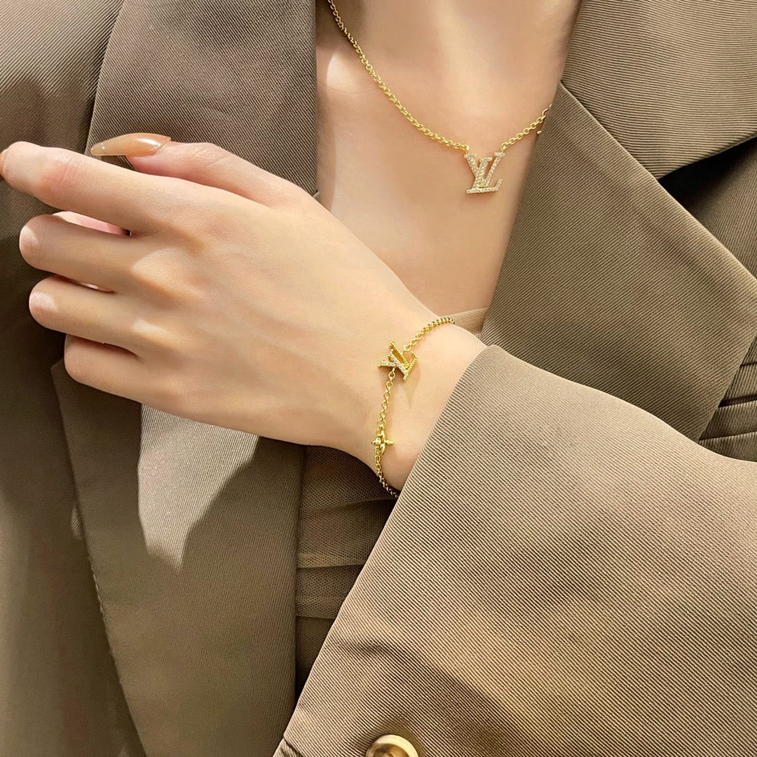 [Mystic]LOGO STAR MOTIF GOLD BRACELET