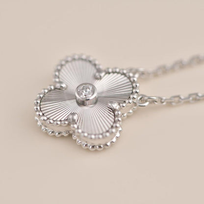 [Mystic]CLOVER  15MM DIAMOND LASER NECKLACE SILVER