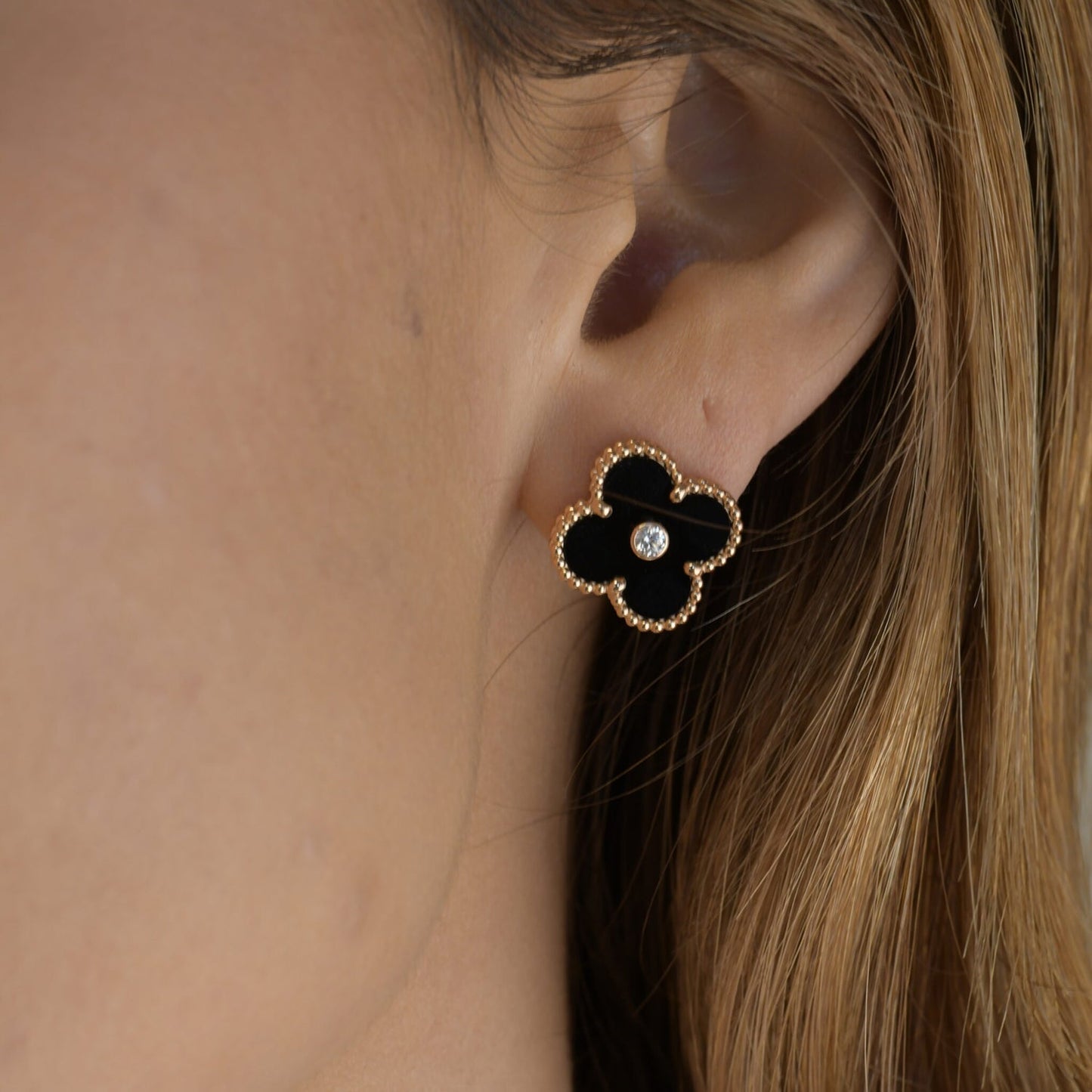 [Mystic]CLOVER MEDIUM 1 MOTIFS ONYX DIAMOND EARRINGS