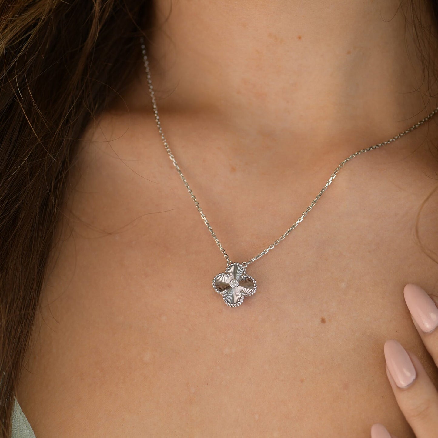 [Mystic]CLOVER  15MM DIAMOND LASER NECKLACE SILVER