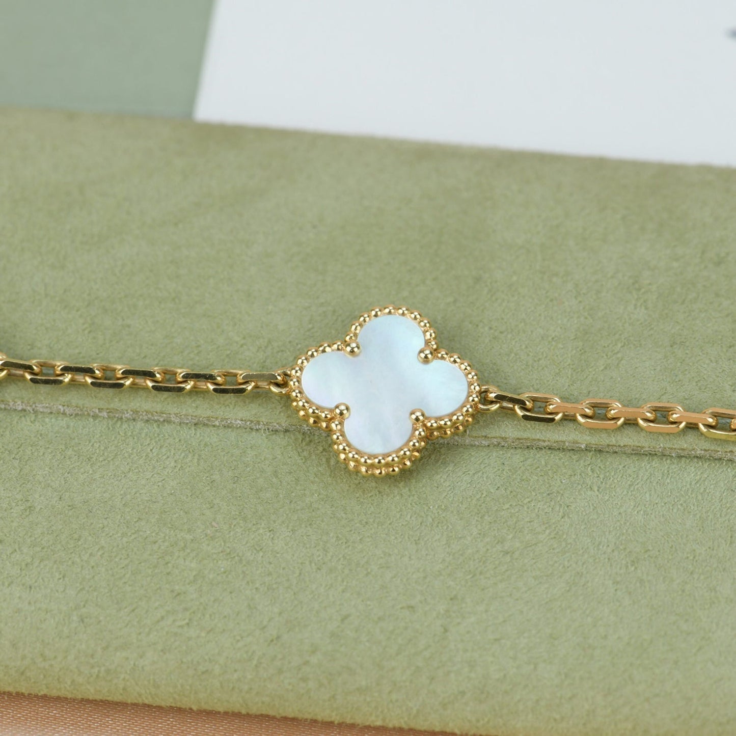 [Mystic]CLOVER  5 MOTIF WHITE MOP BRACELET