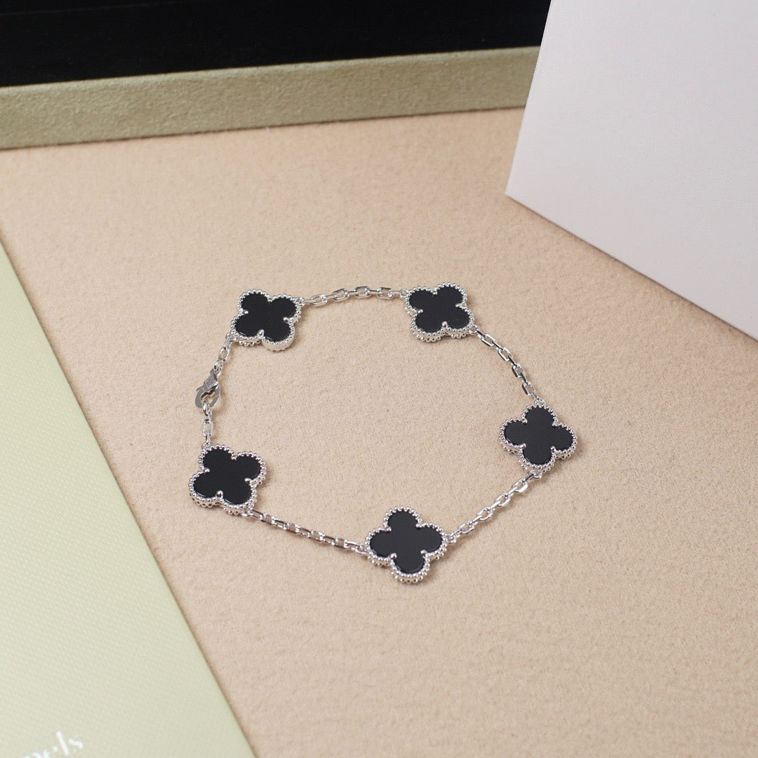 [Mystic]CLOVER 5 MOTIF ONYXS  BRACELET SILVER