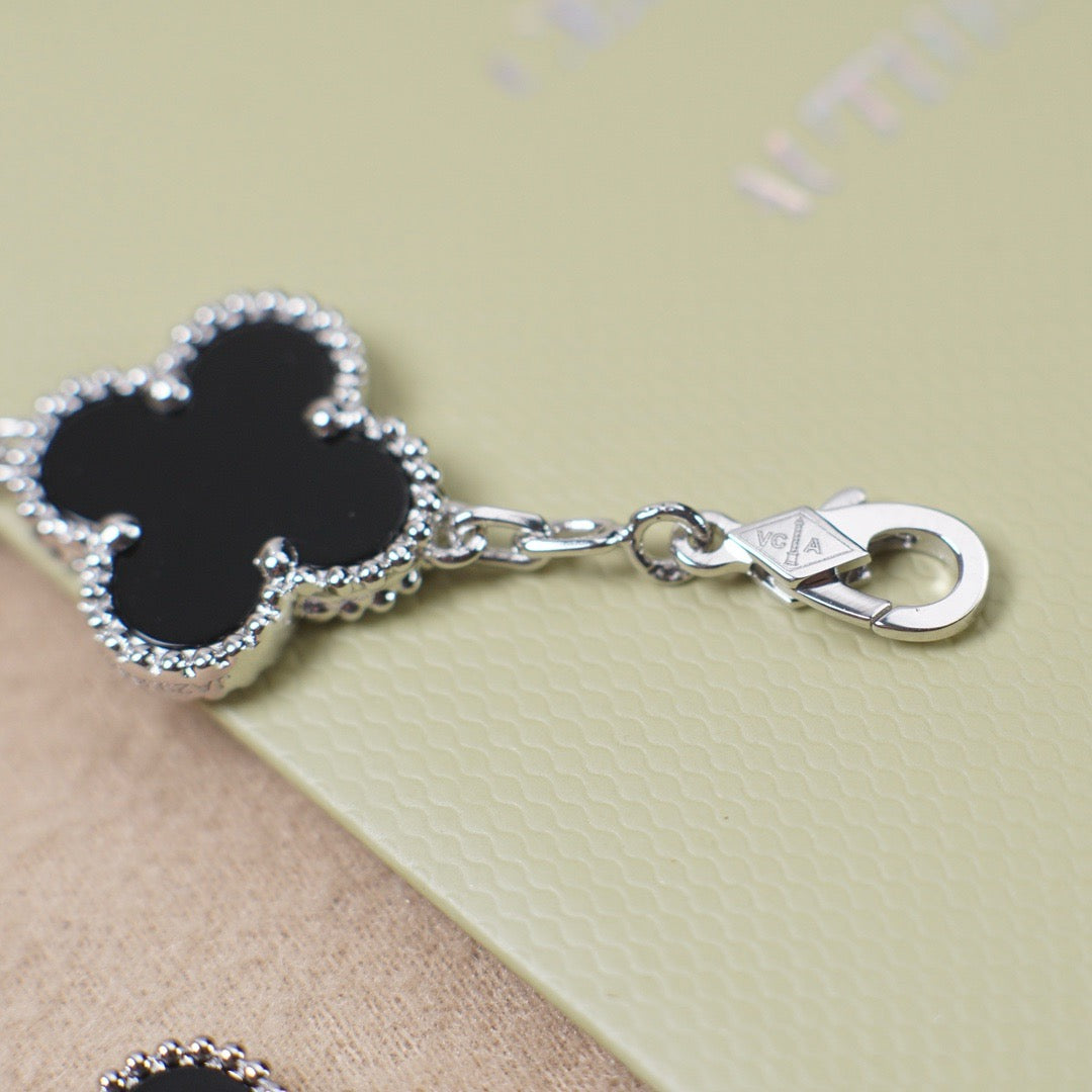 [Mystic]CLOVER 5 MOTIF ONYXS  BRACELET SILVER