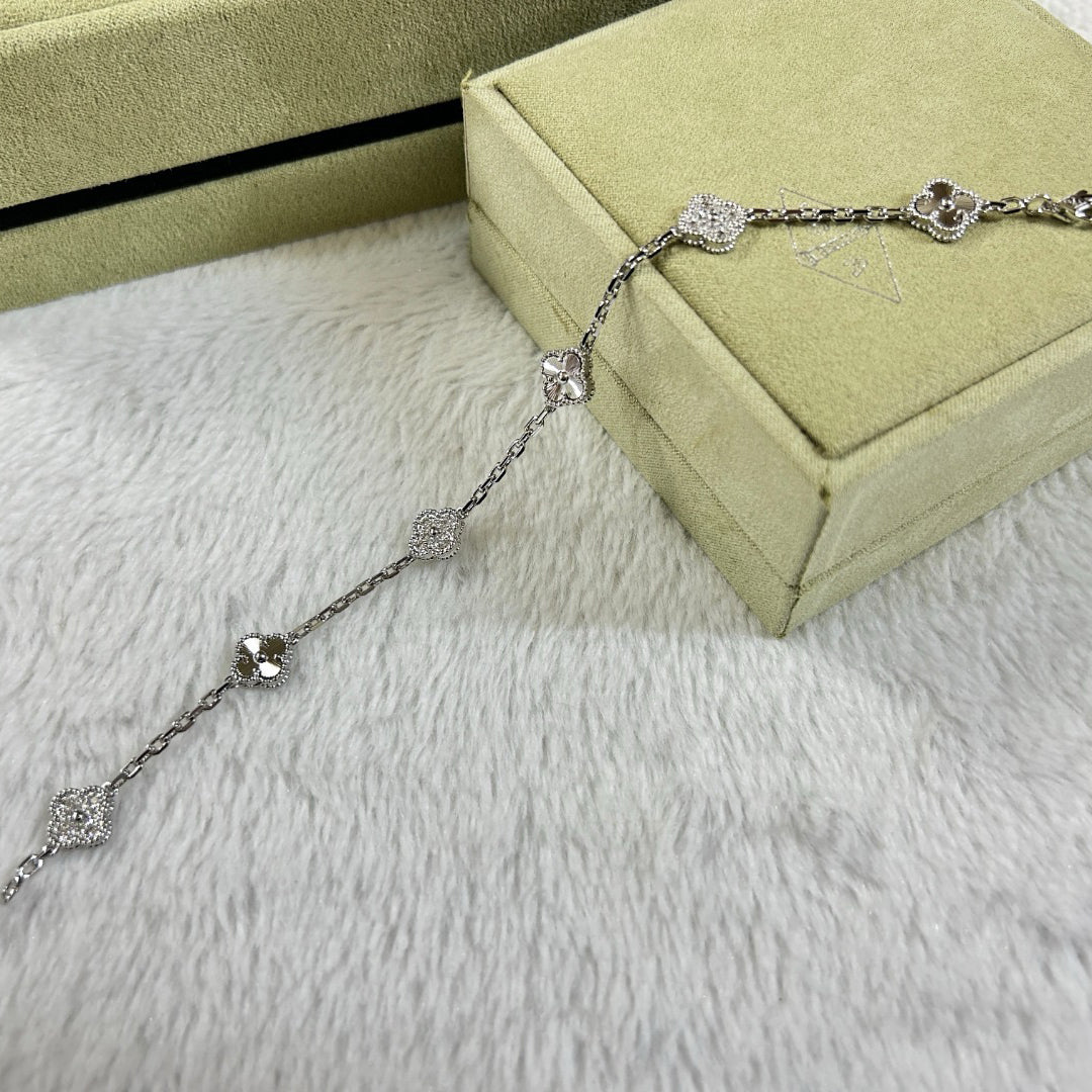 [Mystic]CLOVER 6 MOTIF DIAMOND LASER BRACELET-w