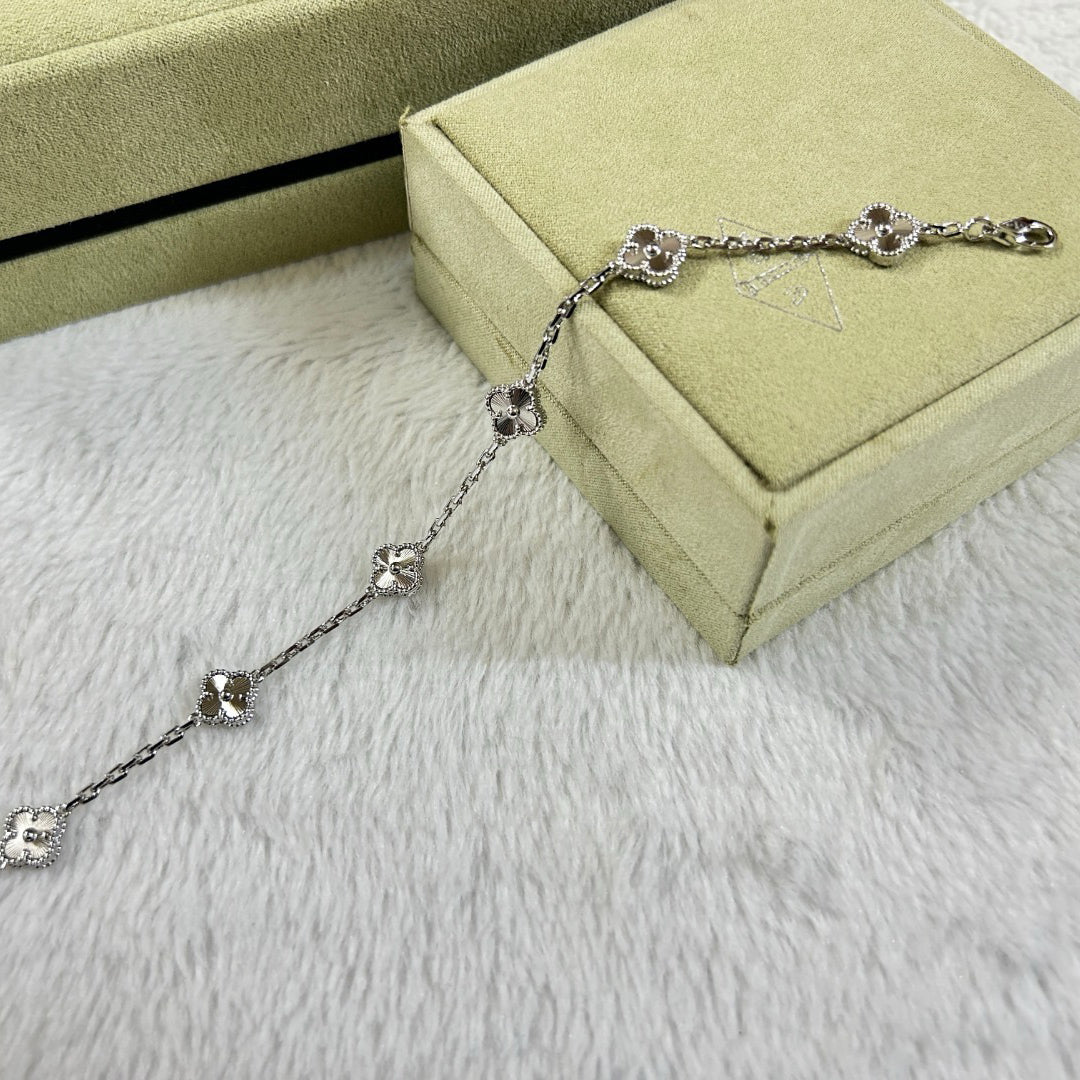 [Mystic]CLOVER 6 MOTIF DIAMOND BRACELET-w